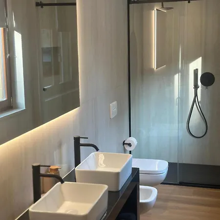 White Swan Apartman *