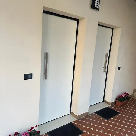 White Swan Apartman *